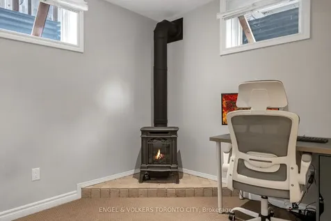 9 Coronation Parkway Barrie ON L4M 7J9