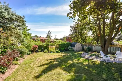 17 Kenny Crescent Barrie ON L4N 6C7