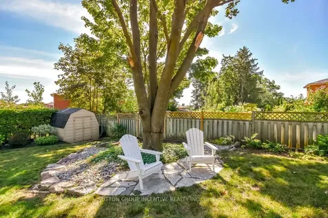 17 Kenny Crescent Barrie ON L4N 6C7