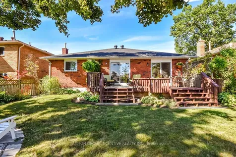 17 Kenny Crescent Barrie ON L4N 6C7