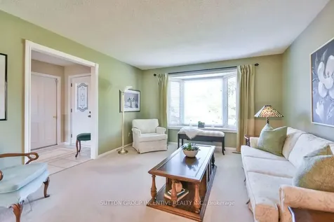 17 Kenny Crescent Barrie ON L4N 6C7