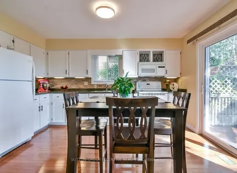 17 Kenny Crescent Barrie ON L4N 6C7