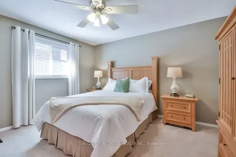 17 Kenny Crescent Barrie ON L4N 6C7