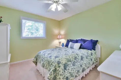 17 Kenny Crescent Barrie ON L4N 6C7