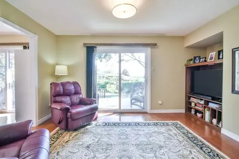 17 Kenny Crescent Barrie ON L4N 6C7