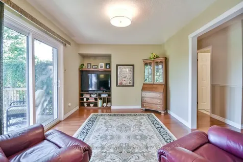 17 Kenny Crescent Barrie ON L4N 6C7