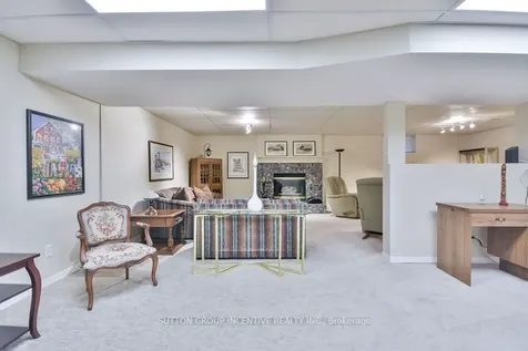 17 Kenny Crescent Barrie ON L4N 6C7