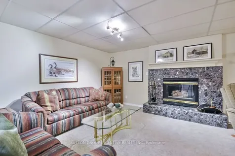 17 Kenny Crescent Barrie ON L4N 6C7