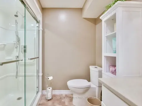 17 Kenny Crescent Barrie ON L4N 6C7