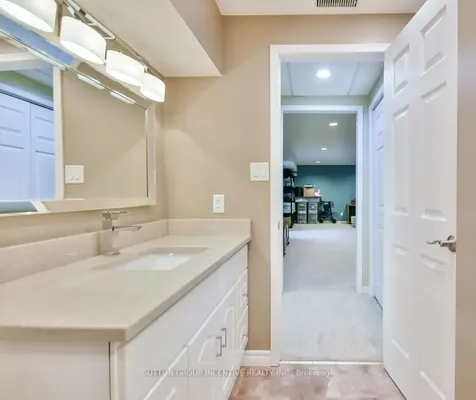 17 Kenny Crescent Barrie ON L4N 6C7