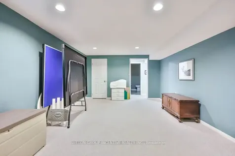 17 Kenny Crescent Barrie ON L4N 6C7