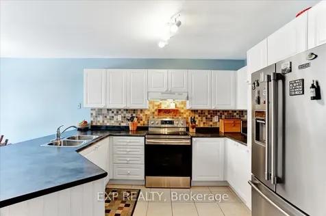 13 Masters Lane Wasaga Beach ON L9Z 1S9