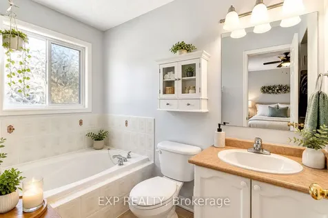 13 Masters Lane Wasaga Beach ON L9Z 1S9