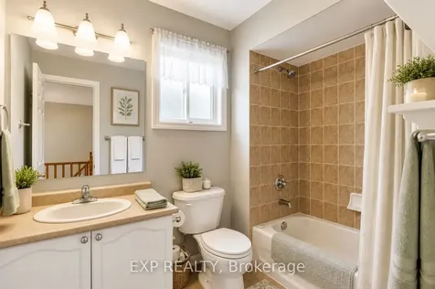 13 Masters Lane Wasaga Beach ON L9Z 1S9