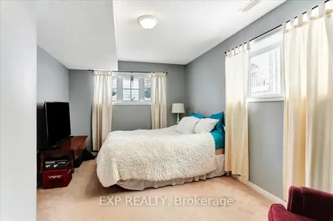13 Masters Lane Wasaga Beach ON L9Z 1S9
