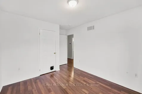 44 Hanmer Street E Barrie ON L4M 6V1