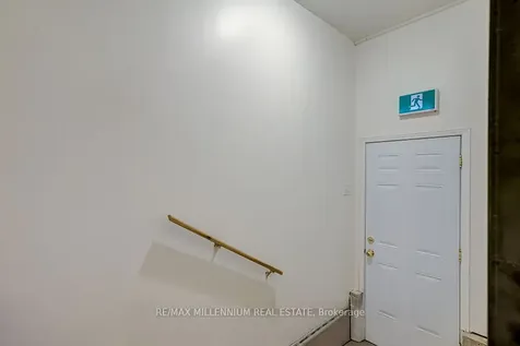 44 Hanmer Street E Barrie ON L4M 6V1