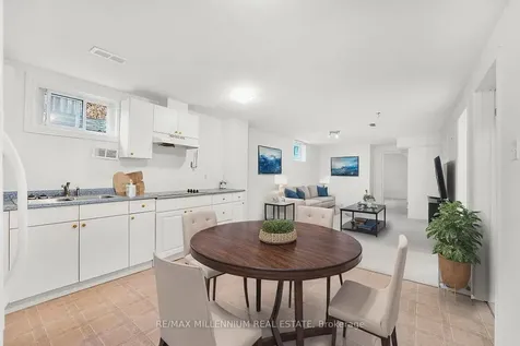 44 Hanmer Street E Barrie ON L4M 6V1