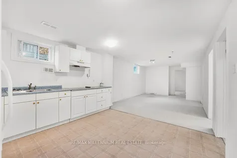 44 Hanmer Street E Barrie ON L4M 6V1