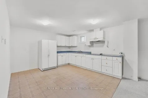 44 Hanmer Street E Barrie ON L4M 6V1