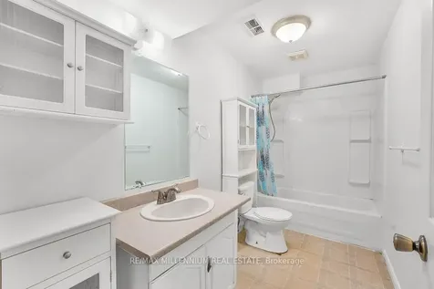 44 Hanmer Street E Barrie ON L4M 6V1