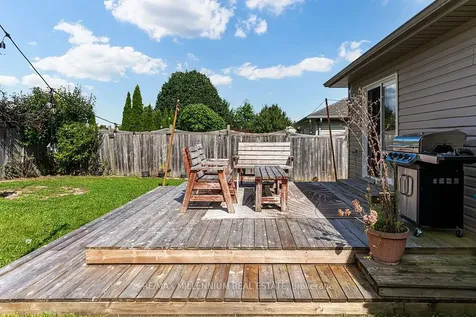 44 Hanmer Street E Barrie ON L4M 6V1