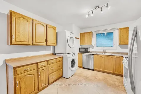 44 Hanmer Street E Barrie ON L4M 6V1