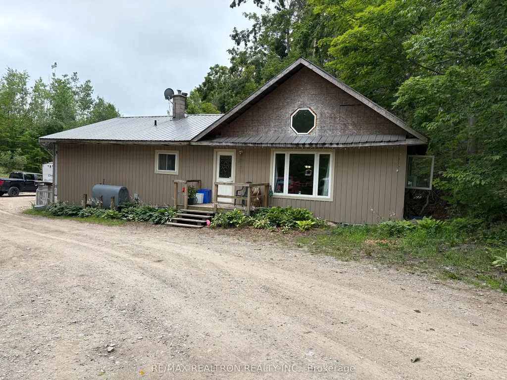 2089 Dwinnell Road Barrie ON L4M 4Y8