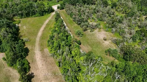 2089 Dwinnell Road Barrie ON L4M 4Y8