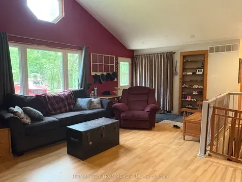 2089 Dwinnell Road Barrie ON L4M 4Y8