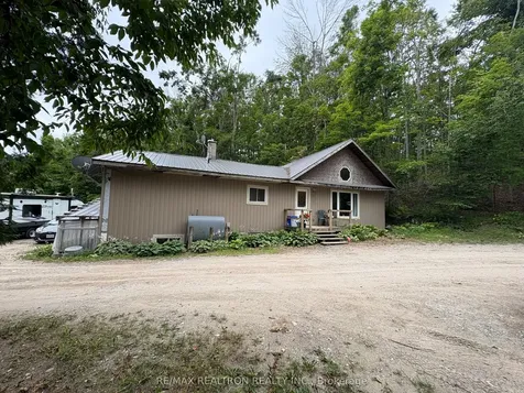 2089 Dwinnell Road Barrie ON L4M 4Y8