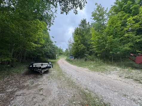 2089 Dwinnell Road Barrie ON L4M 4Y8