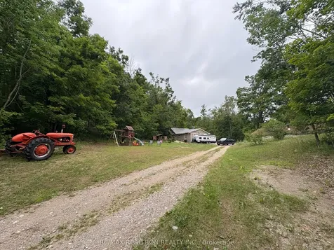 2089 Dwinnell Road Barrie ON L4M 4Y8