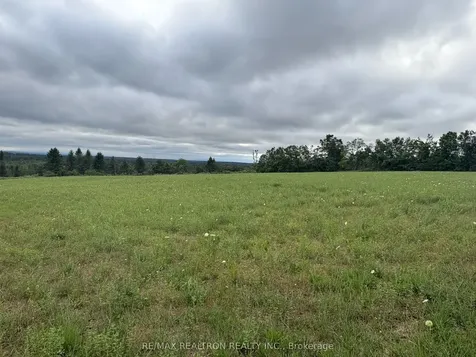 2089 Dwinnell Road Barrie ON L4M 4Y8