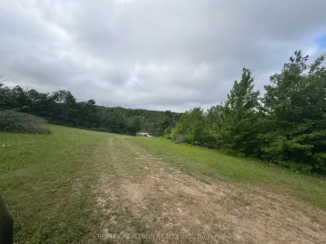 2089 Dwinnell Road Barrie ON L4M 4Y8