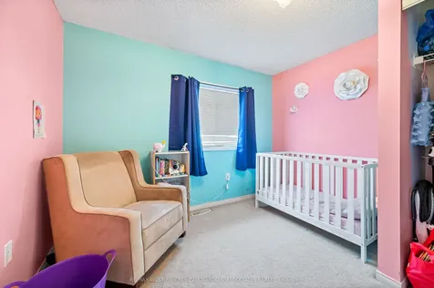 11 Raymond Crescent Barrie ON L4N 0V4