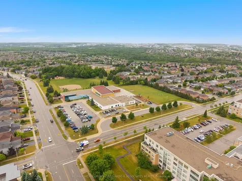 11 Raymond Crescent Barrie ON L4N 0V4