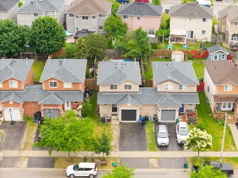 11 Raymond Crescent Barrie ON L4N 0V4