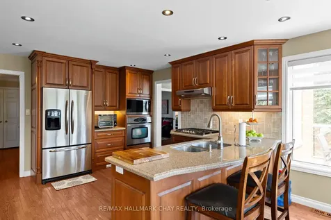 292 Leacock Drive Barrie ON L4N 6K2