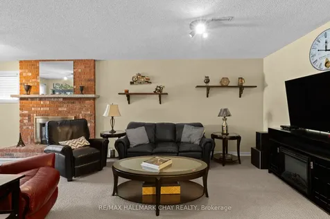 292 Leacock Drive Barrie ON L4N 6K2