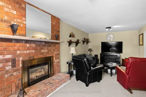 292 Leacock Drive Barrie ON L4N 6K2