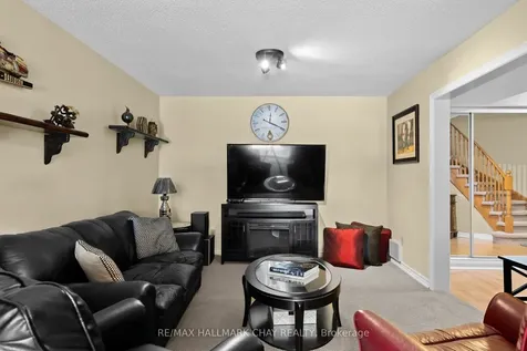 292 Leacock Drive Barrie ON L4N 6K2