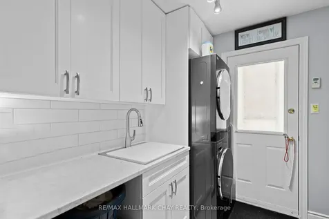 292 Leacock Drive Barrie ON L4N 6K2