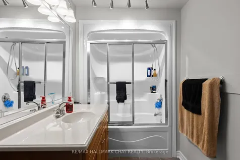 292 Leacock Drive Barrie ON L4N 6K2