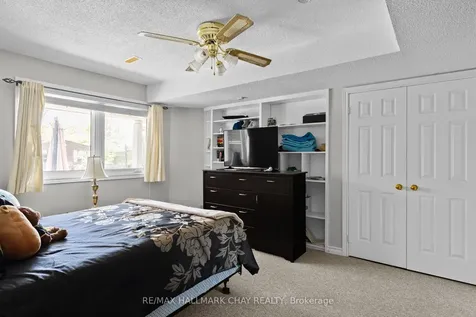 292 Leacock Drive Barrie ON L4N 6K2