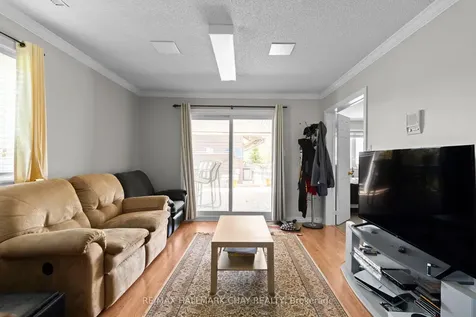 292 Leacock Drive Barrie ON L4N 6K2