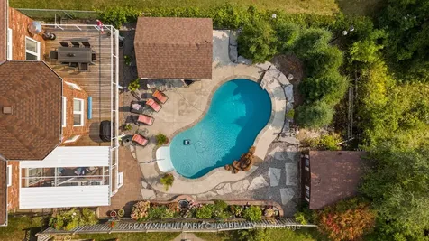 292 Leacock Drive Barrie ON L4N 6K2