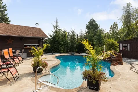 292 Leacock Drive Barrie ON L4N 6K2