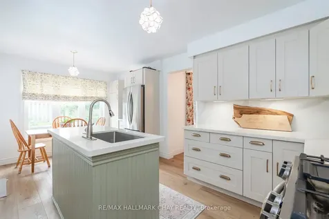 26 Kenny Crescent Barrie ON L4N 6C9