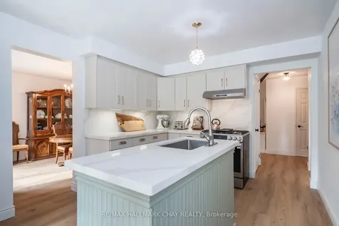 26 Kenny Crescent Barrie ON L4N 6C9